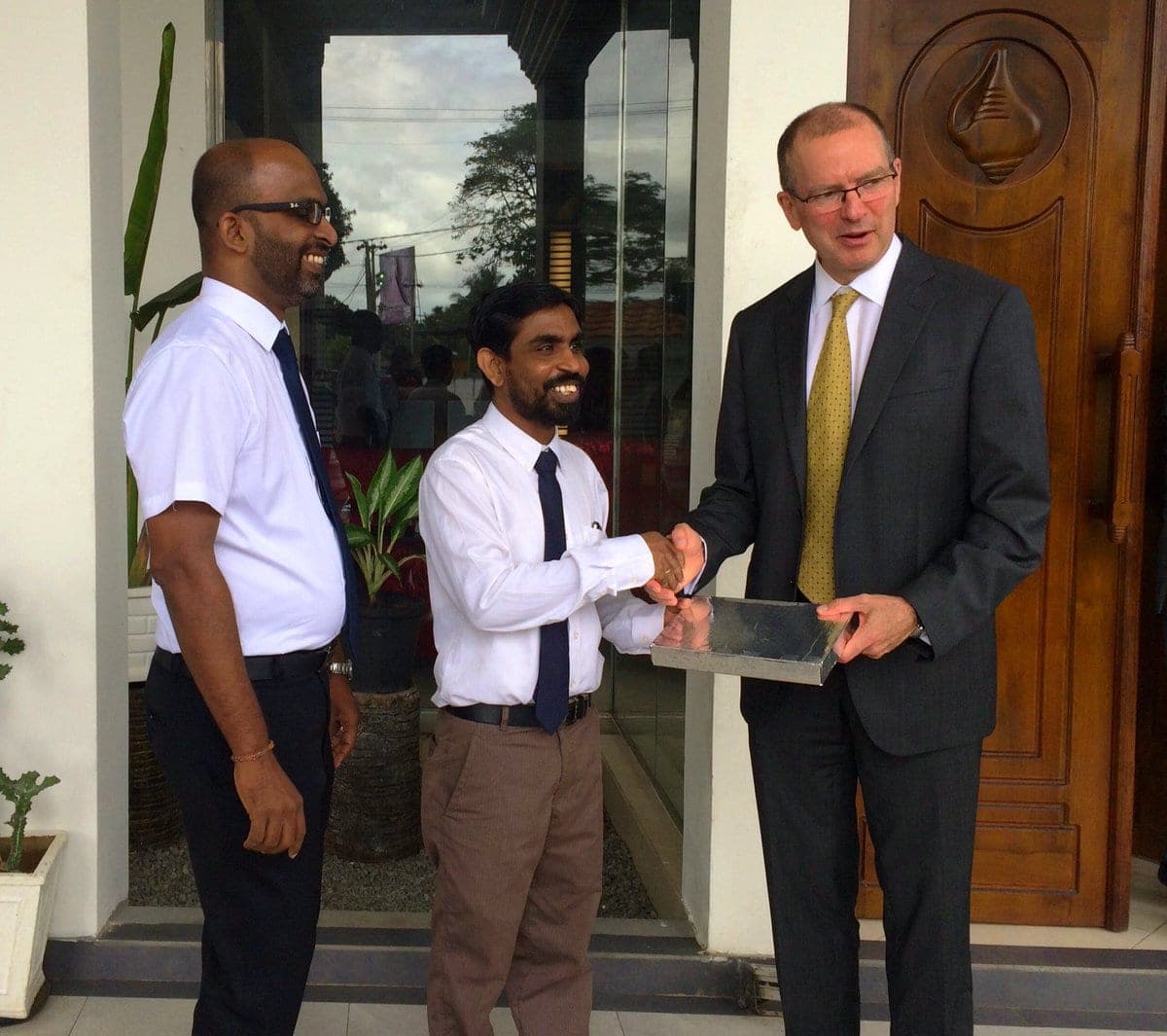 Meeting with Canadian High Commissioner Mr.David McKinnon (photo 2)